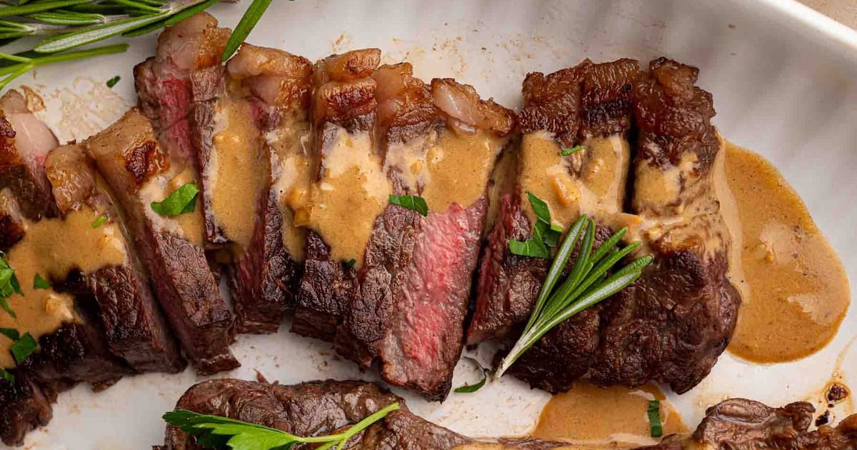 Steak with Garlic Cream Sauce - Lena's Kitchen